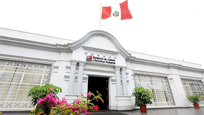 MINJUSDH destaca 46 nuevos nombramientos notariales en 2025